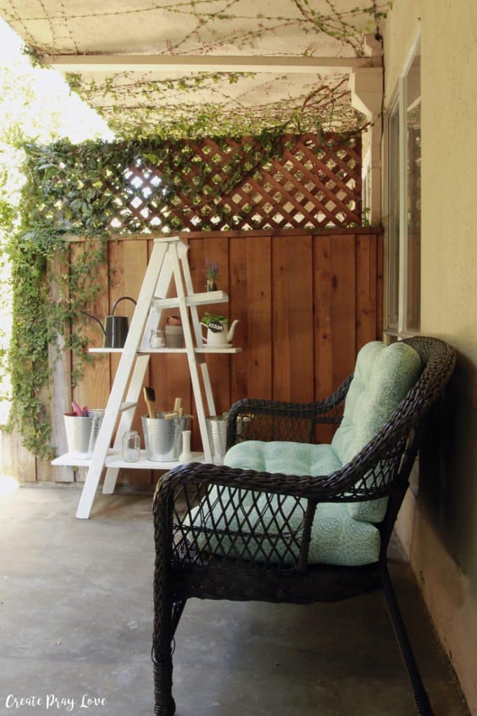 turn junk into home decor -patio organizer