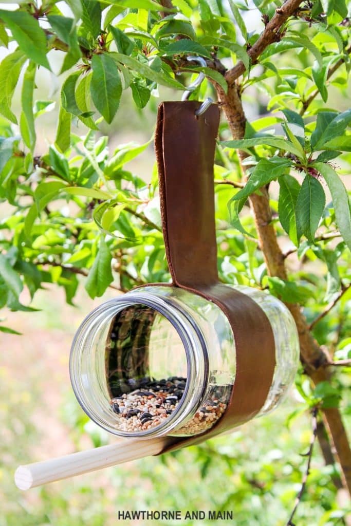 DIY bird feeders - using a mason jar